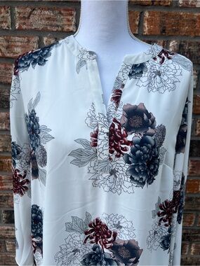 Daniel Rainn White Floral shirt New With Tags Large from Stitch Fix
